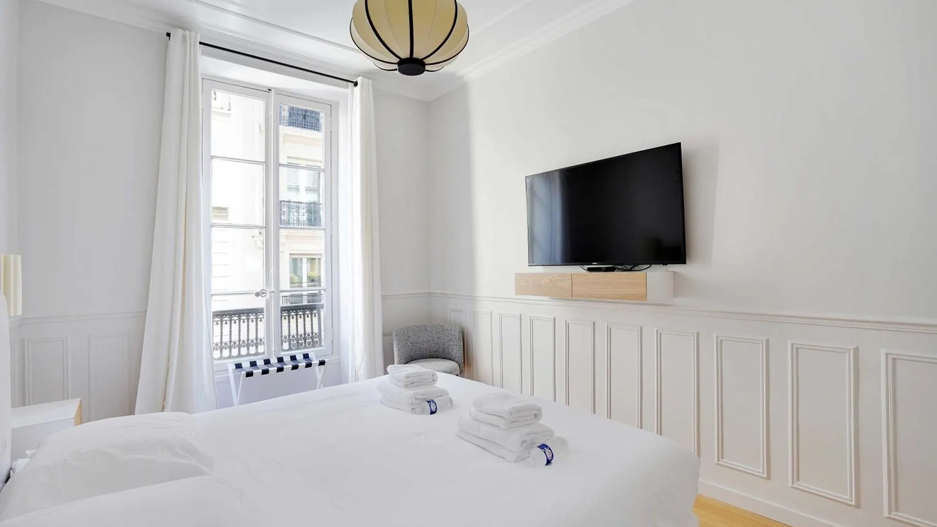 Apartment Moderne Champs-elysees - Saint Honore *