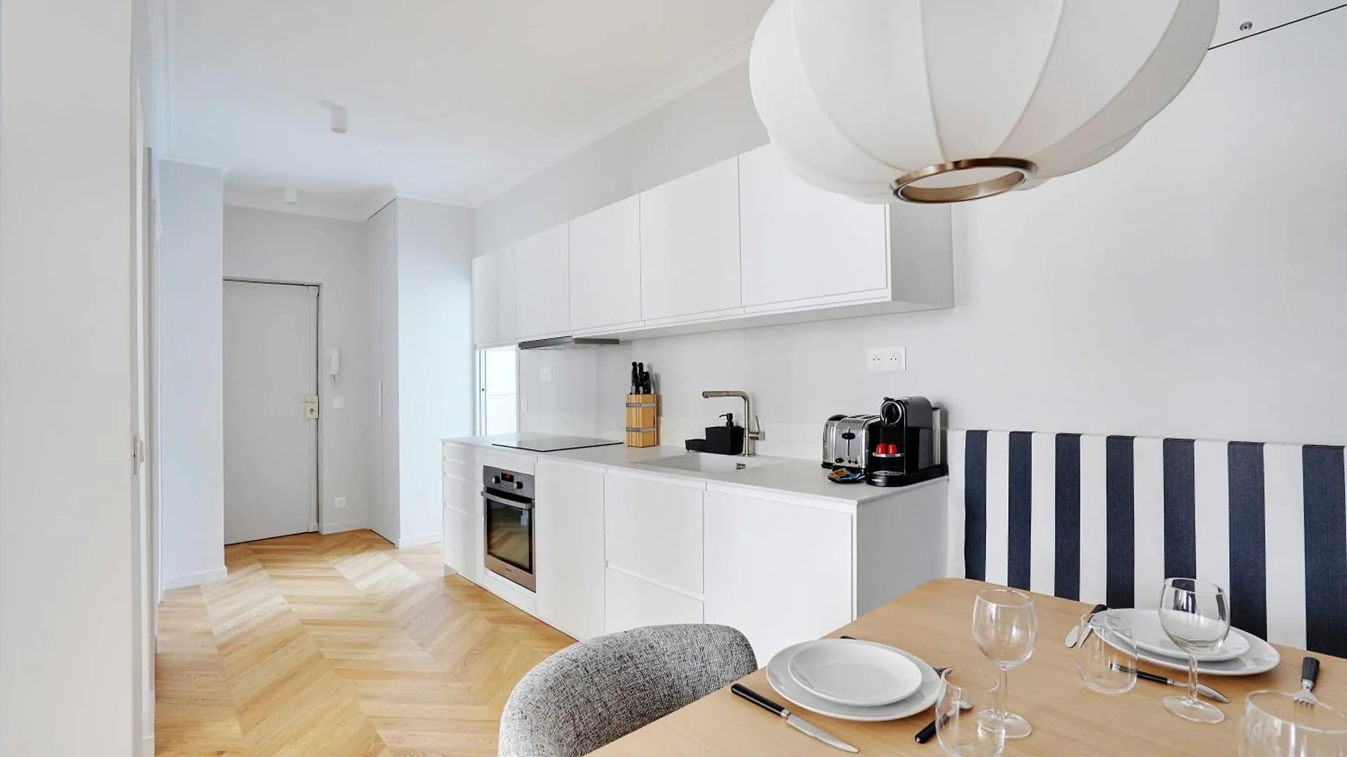 Moderne Champs-elysees - Saint Honore Paris